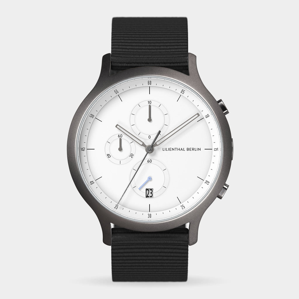 Chronograph – Dark Silver White