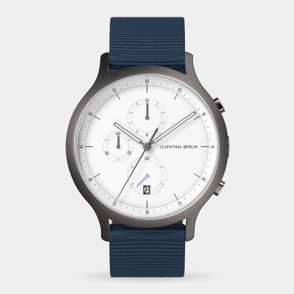Chronograph – Dark Silver White