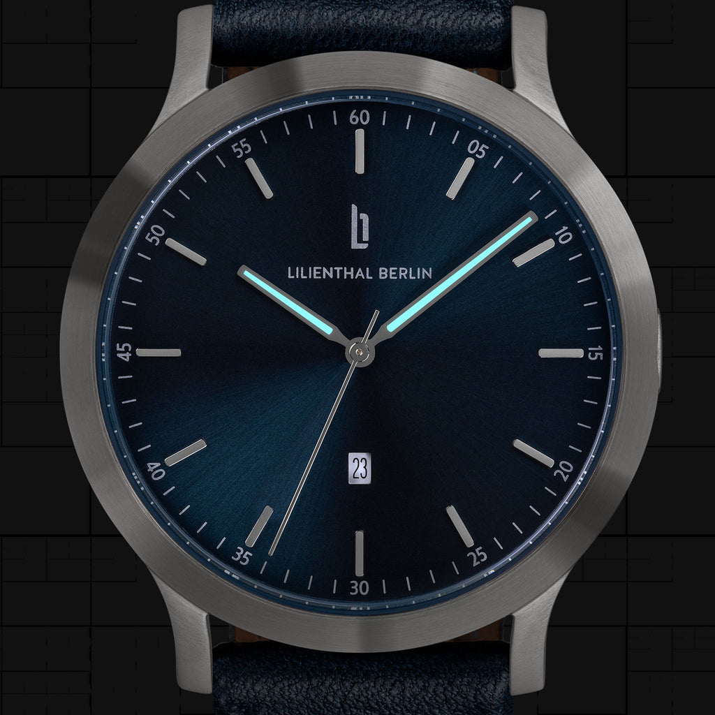 Huxley – Silver Blue