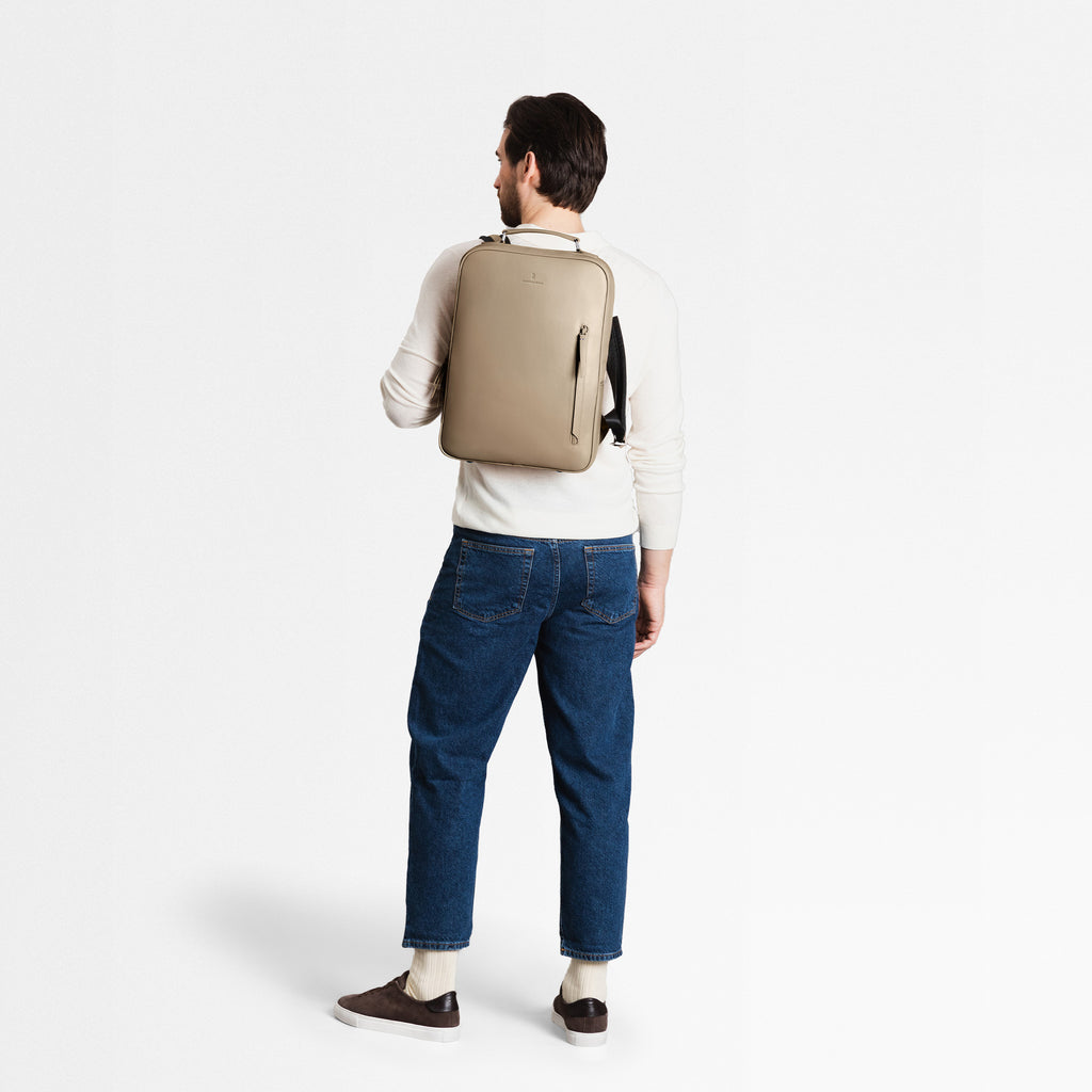 Minimalist Backpack Cactus Leather Sand - Lilienthal Berlin